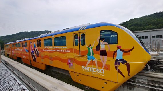 '싱가포르 센토사 휴양섬' 테마열차 외부. 사진=대구도시철도공사