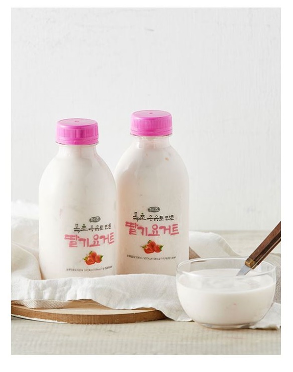 벌레가 혼입된 제주 목초우유로 만든 딸기요거트 제품. 사진=마켓컬리 홈페이지 캡처.