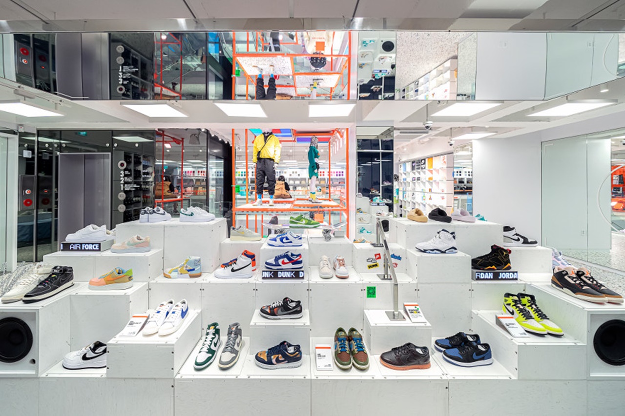 나이키는 디지털 혁신을 바탕으로 스포츠와 스타일을 자신만의 창의적인 방식으로 창조할 수 있는 공간인 ‘나이키 스타일 홍대(Nike Style Hongdae)’를 지난 7월 오픈했다. 사진=나이키