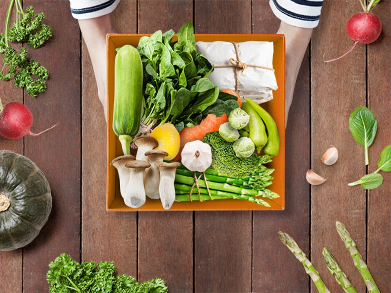 간편하고 신선한 식재료인 밀키트 섭취 시 영양과 비만방지를 위해서는 야채 샐러드를 함께 섭취하는 것이 바람직하다.사진=365mc