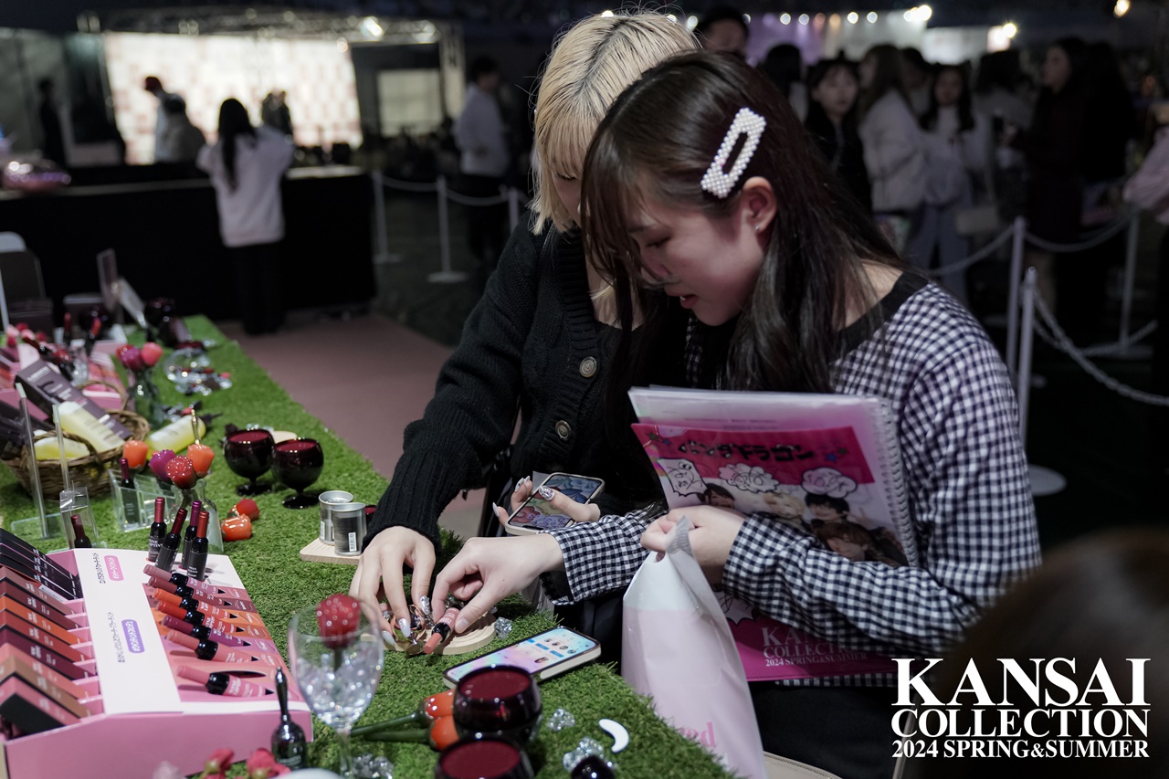 라비오뜨가 지난 20일 일본 오사카 교세라돔에서 개최된 ‘간사이 컬렉션 2024’에 K-뷰티 대표 브랜드 중 하나로 참여했다고 25일 밝혔다. 사진=라비오뜨